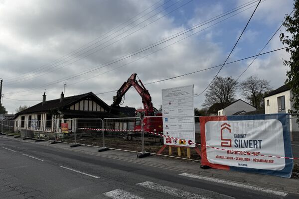 Démolition de 28 maisons et un Château d'eau pour ICF Nord